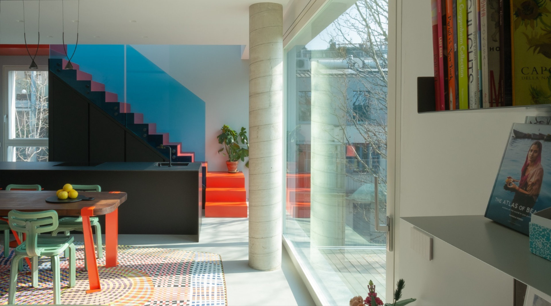 An interior renovation apartment in Milan full of color